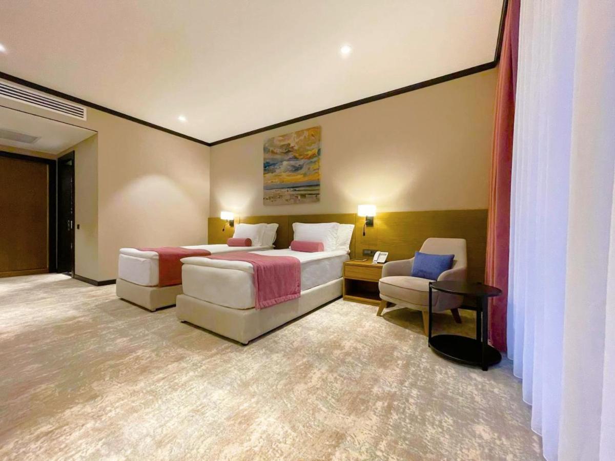 Shabran Wellbeing Resort Pirebedil' Phòng bức ảnh